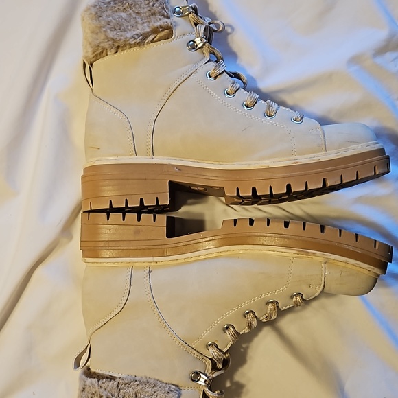 Boots Time and Tru boots with fur around  ankle - Picture 2 of 8